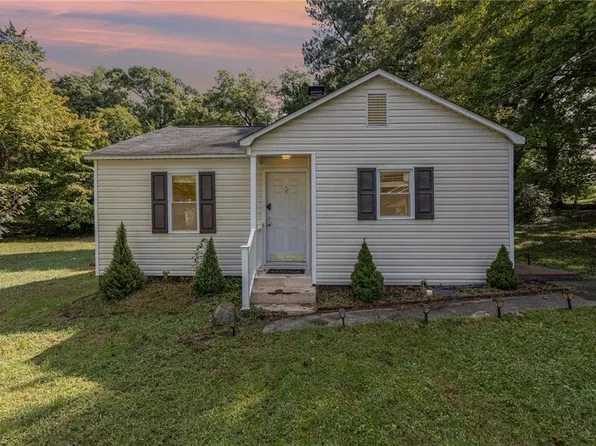 117 White St, Thomasville, NC 27360