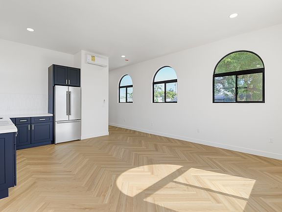 3rd image of 4320 Foraker Ave