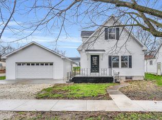 334 S Elm St, Paxton, IL 60957