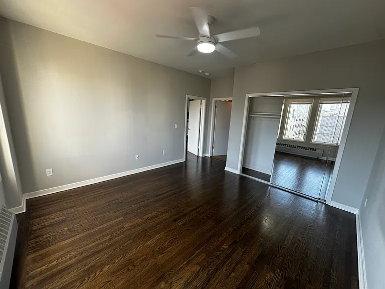 Boulevard Apartments — Photo 18