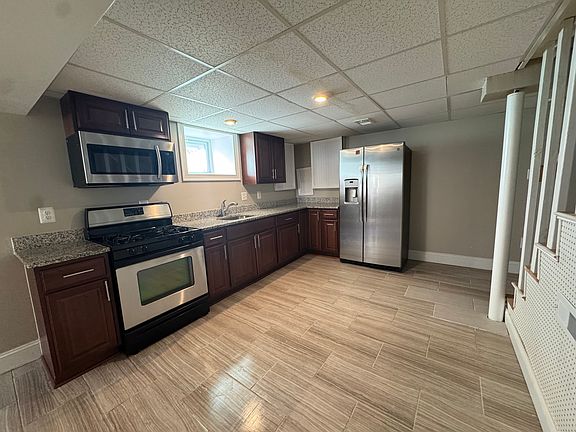 2nd image of 628 Ingleside Ave #1A