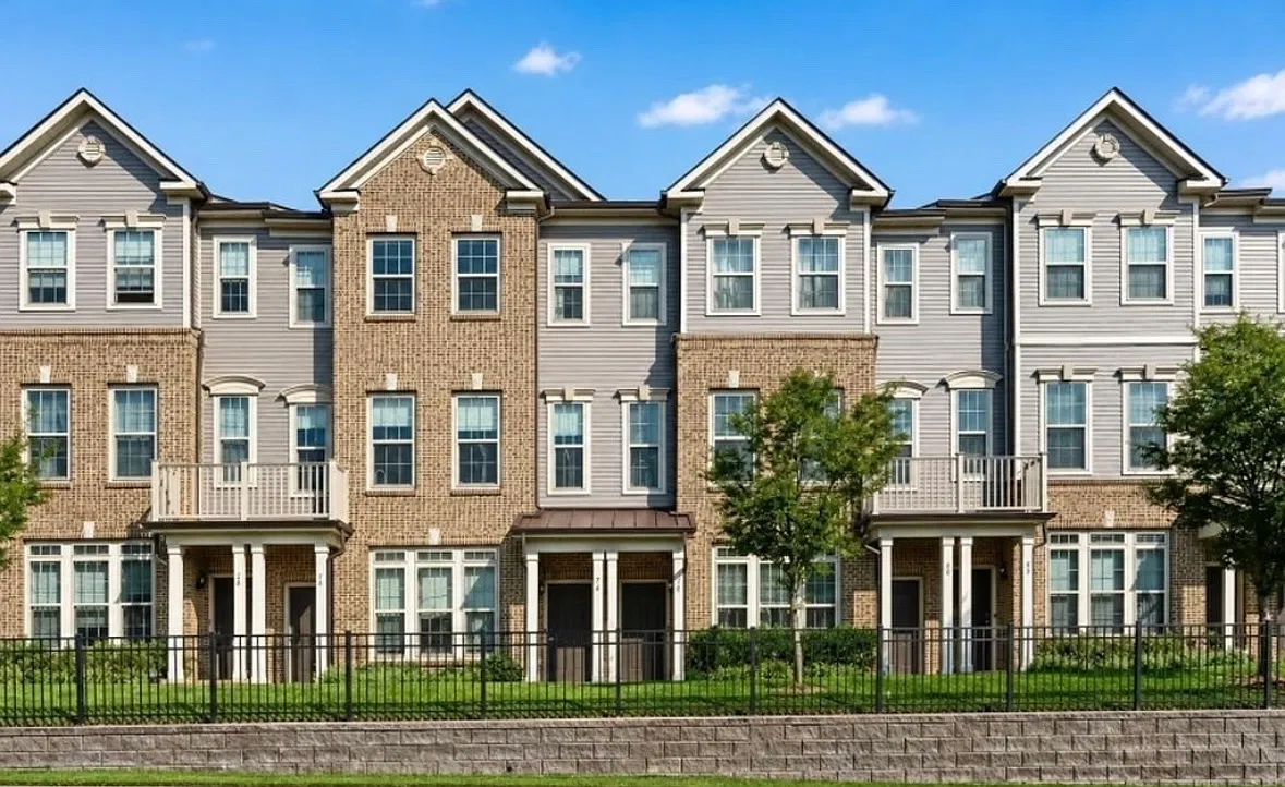 2 bed, $3,500 — Photo 1