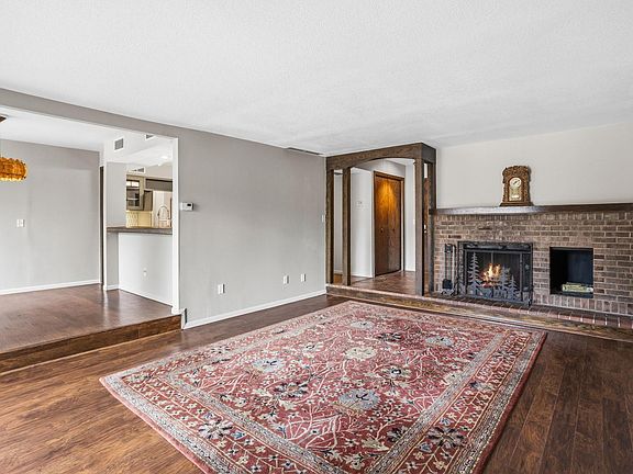 3rd image of 6115 Lincoln Dr APT 152