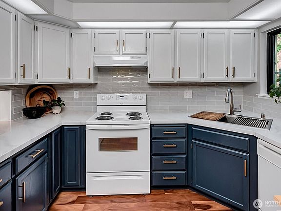 3rd image of 1819 N 107th Street #204
