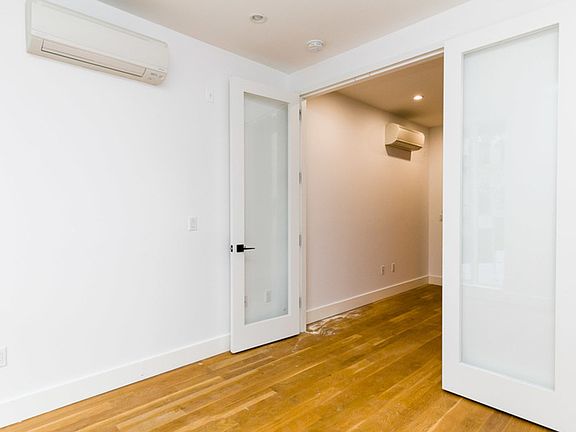 5th image of 195 Sullivan Pl #3T