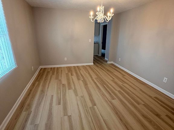 5th image of 1610 Carpenter Street