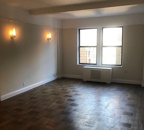 2nd image of 207 W 106th St #6AA