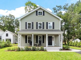 42 Hillside Ave, Bedford, MA 01730