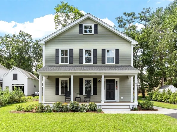 42 Hillside Ave, Bedford, MA 01730