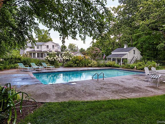 2nd image of 111 Washington Spring Road