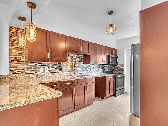 5th image of 1340 NW 131st St