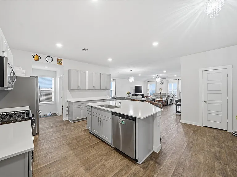 318 Merriman Rd — Photo 14