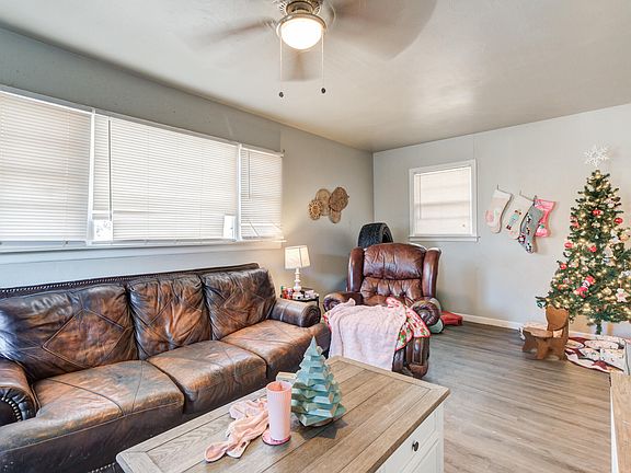 4th image of 4425 31st St