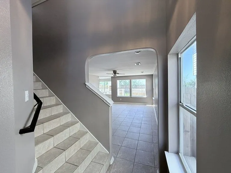 17525 Rock Port Rd — Photo 4