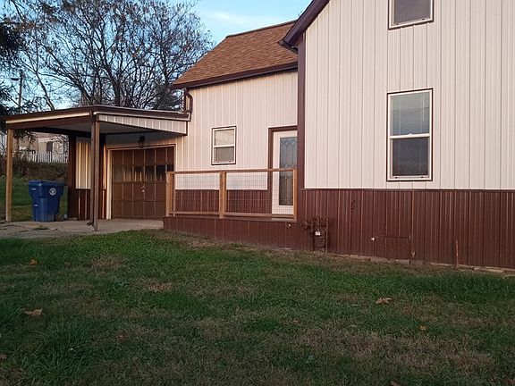 2nd image of 403 E 1st St