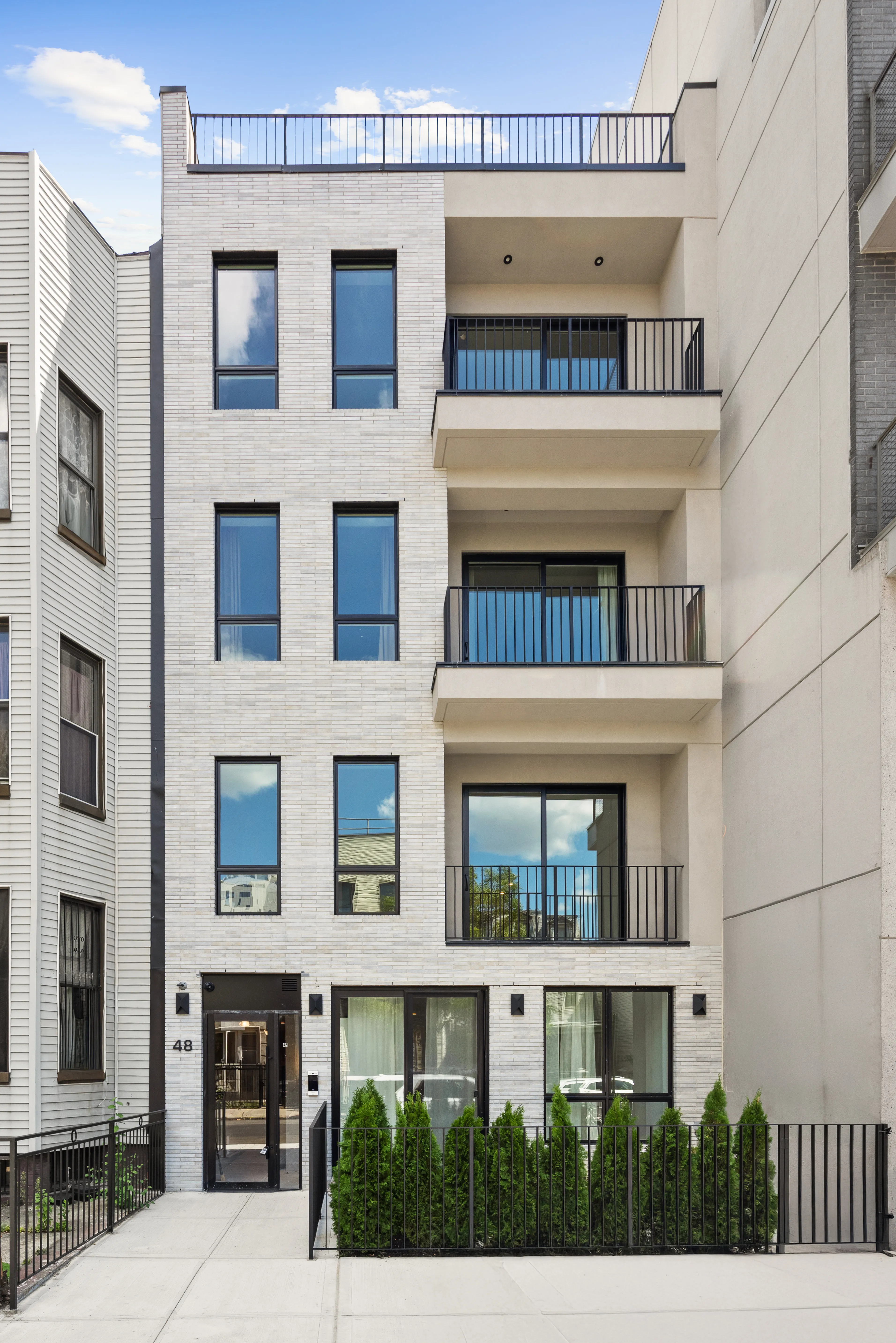 洋書 apartamento ISSUE4 48 Stanhope Street in Bushwick : Sales, Rentals, Floorplans