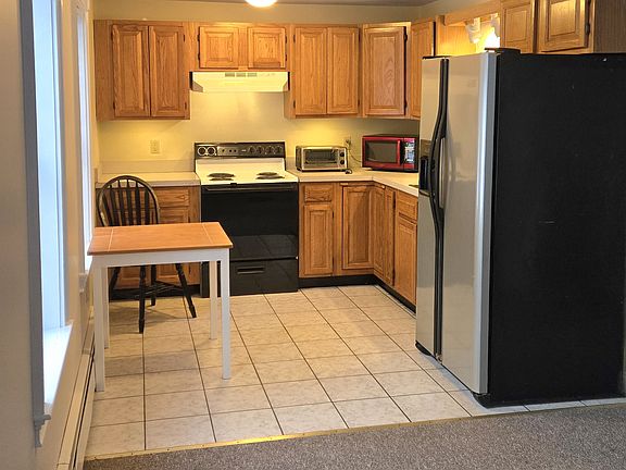 4th image of 35 Old Lantern Ln #A