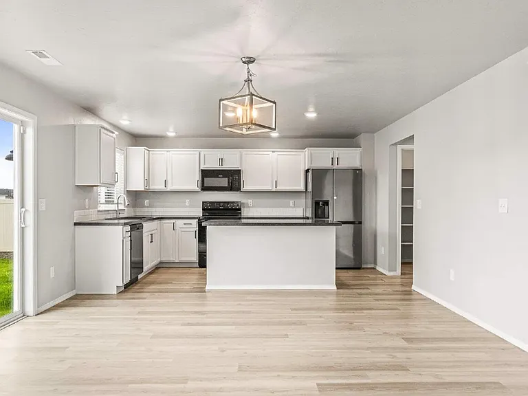 16888 Courtney Way — Photo 11