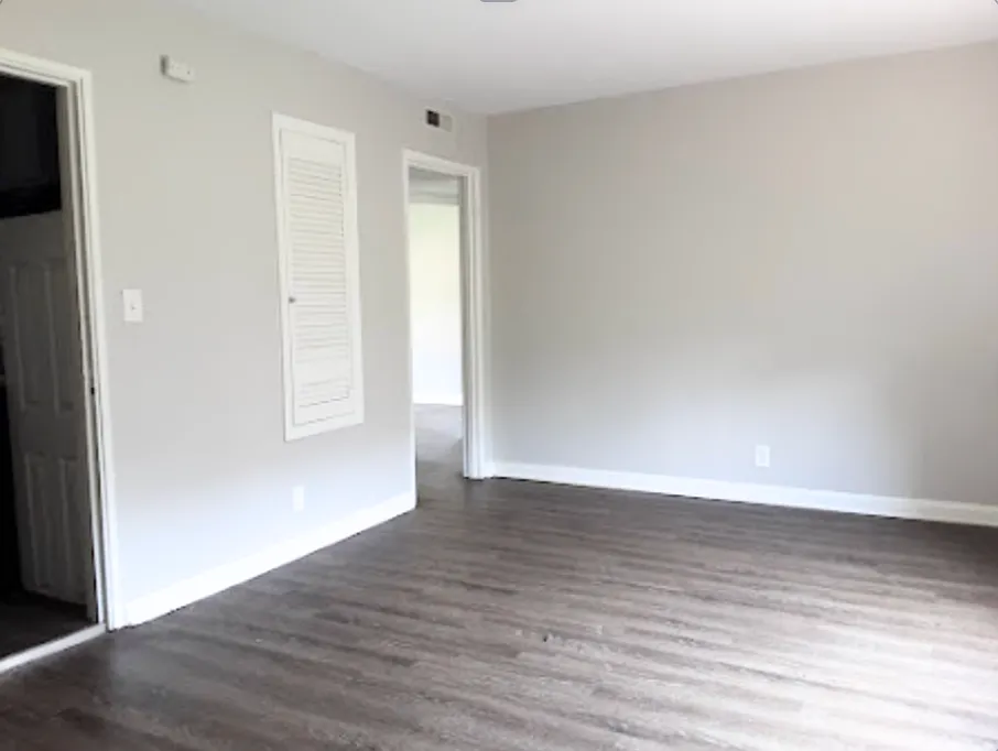 2 bed, 1.0 bath, 775 sqft, $780 — Photo 2