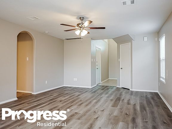 4th image of 1418 Orchid Dr