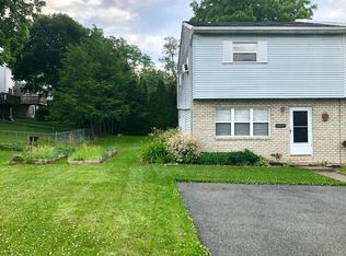 212 Park Ln, Alburtis, PA 18011