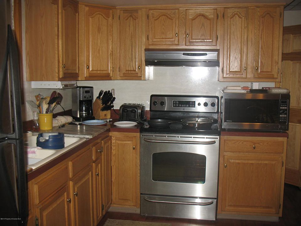2nd image of 8 Paul St