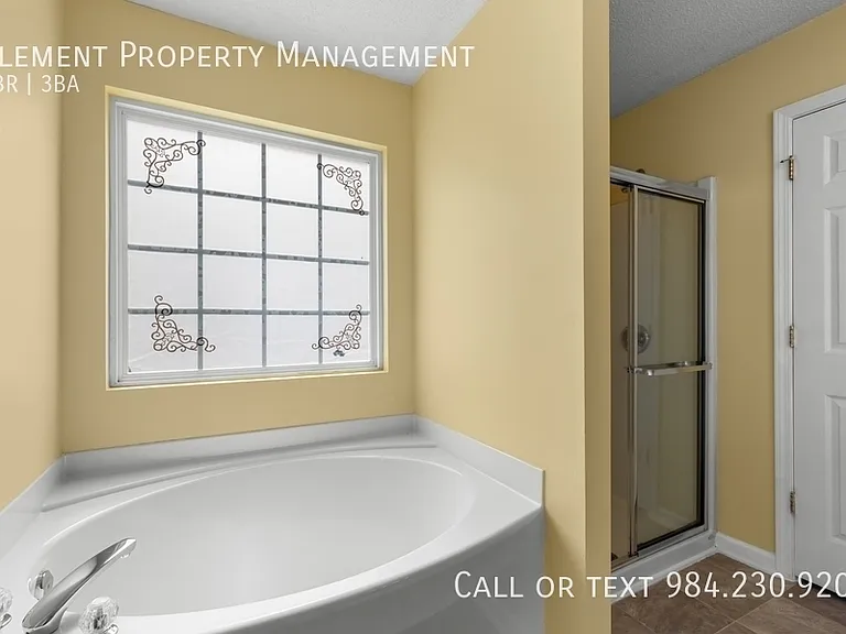 100 Henson Pl — Photo 13