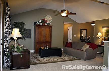 2nd image of 1826 White Oak Cir