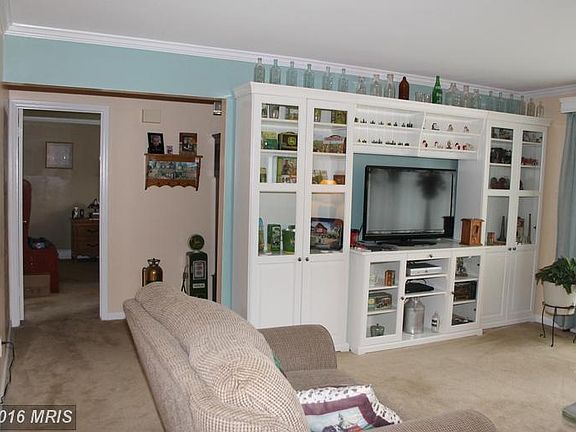 4th image of 2208 Maplewood Dr