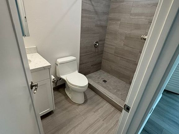 3rd image of 3526 Park Blvd APT 5B