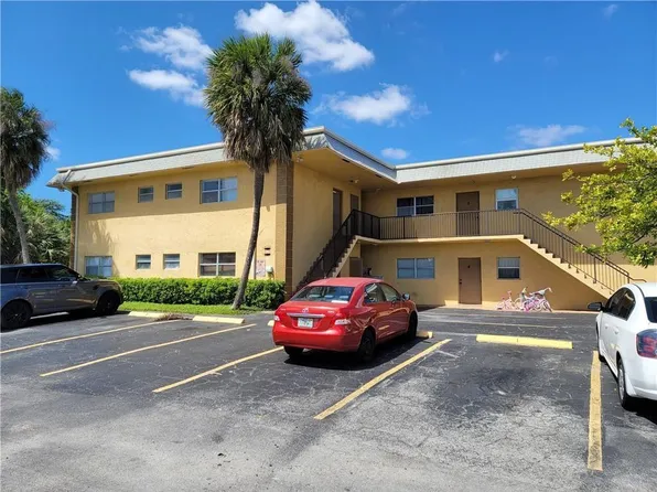1061 NW 45th St APT 8, Pompano Beach, FL 33064
