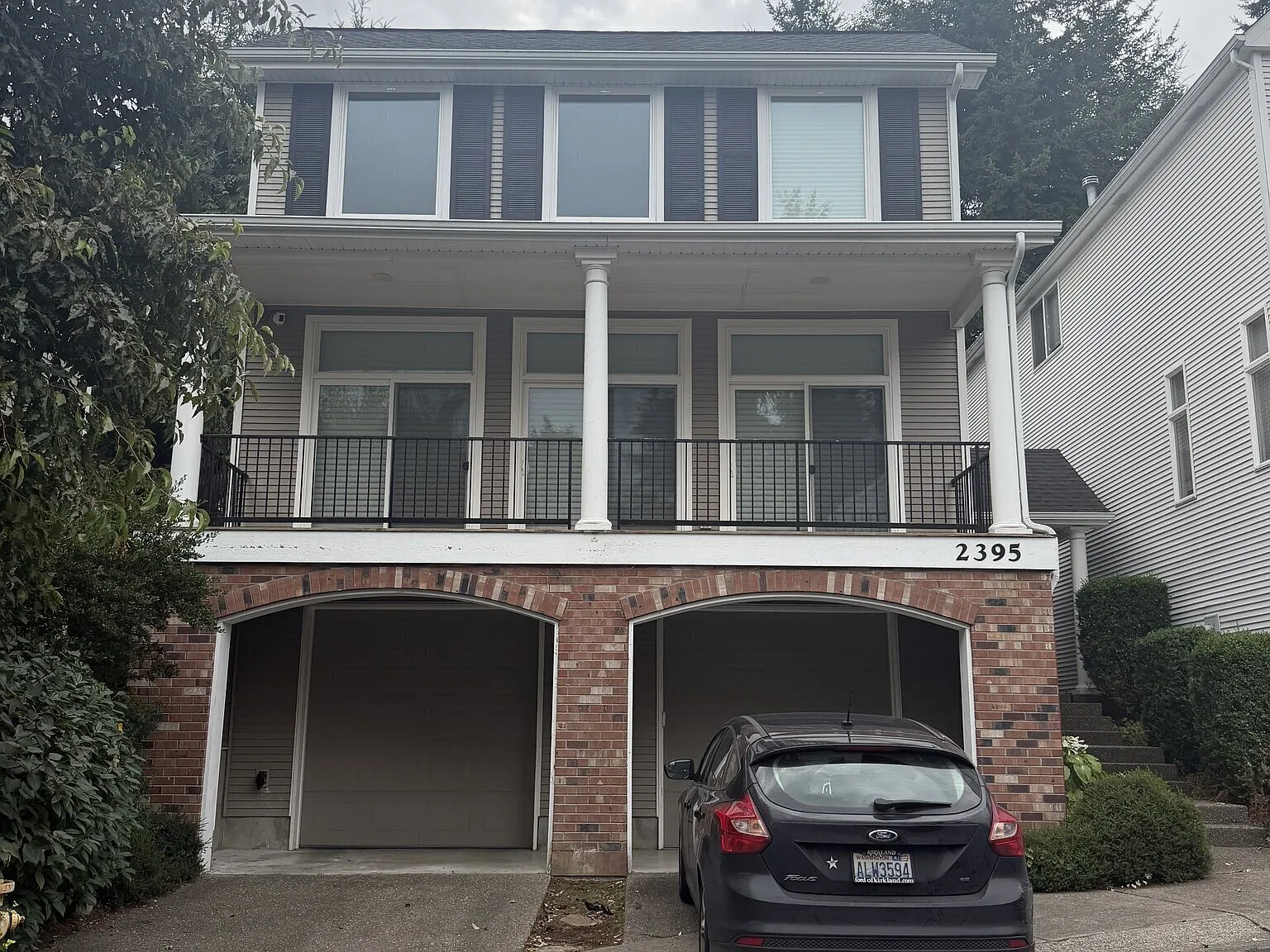 4 bed, 3.5 bath, 2490 sqft, $4,900 — Photo 2