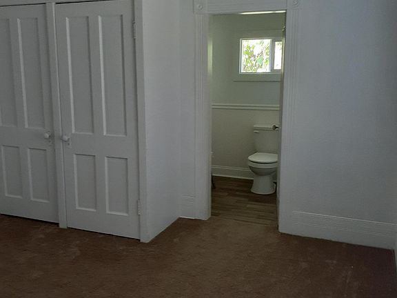 Bedroom/bathroom