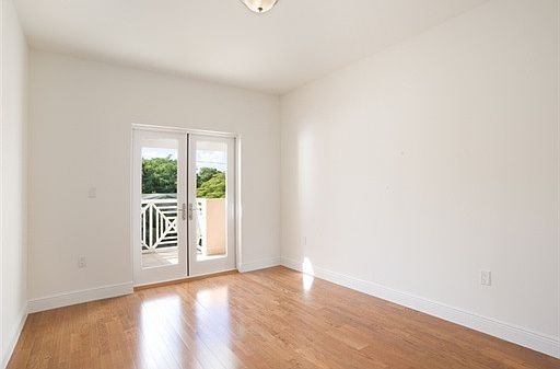 4th image of 3133 Hibiscus St