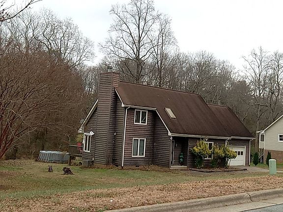 3rd image of 2140 21st St NE