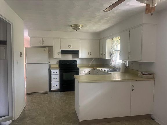 4th image of 2096 N Bilbrey Ln