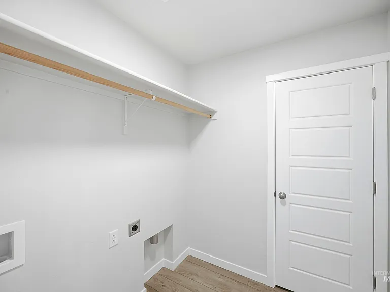10863 Greensboro St — Photo 21