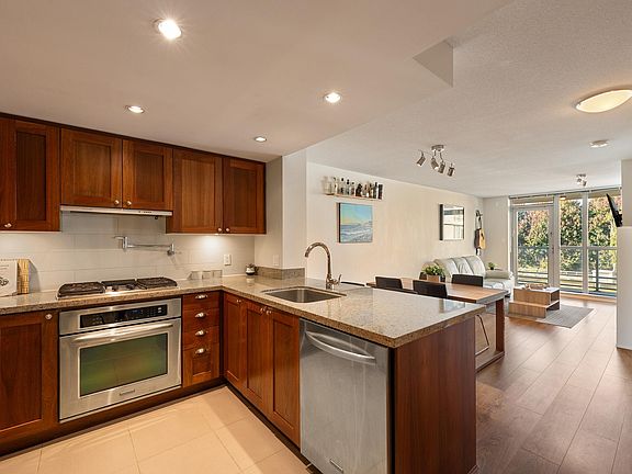 3rd image of 9373 Hemlock Dr #317