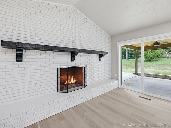 5th image of 4439 Hillside Dr