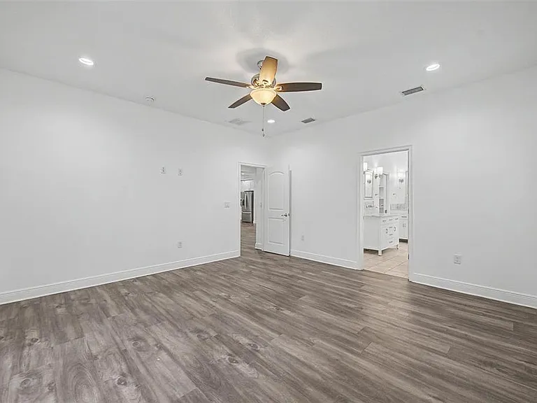 606 Royal Crest Dr — Photo 25