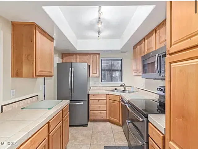 6651 N Campbell Ave #203 — Photo 12