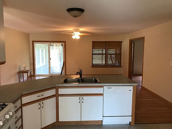 4th image of 828 Black Cherry Ln