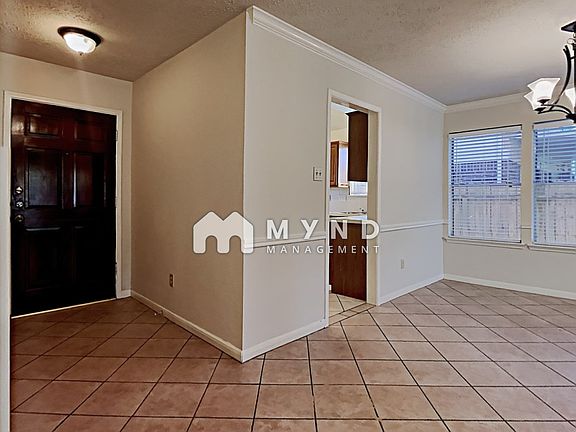 3rd image of 15806 Spruce River Ct