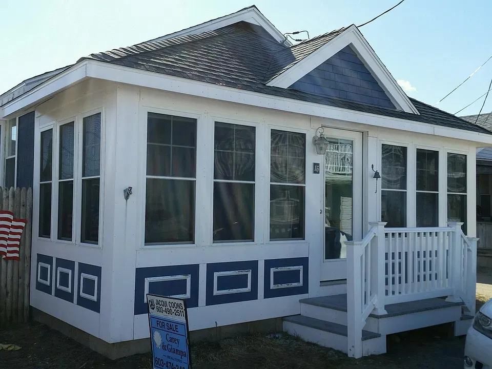 15 Perkins Ave