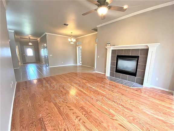 3rd image of 11809 Blue Haven Ct
