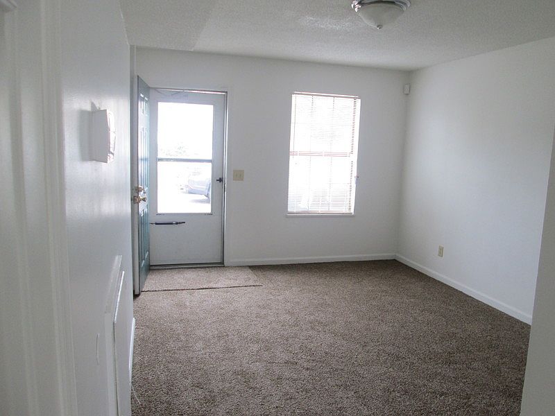2nd image of 102D Villa Ct
