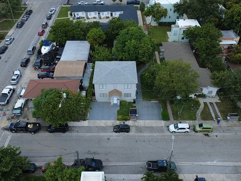 534 SW 6th Ct — Photo 20