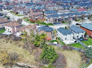 26 Dolphin Song Cres, Brampton, ON L6R2A4