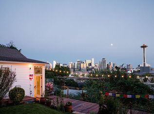 911 Nob Hill Ave N, Seattle, WA 98109