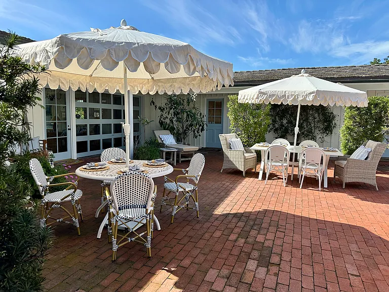 Front courtyard.